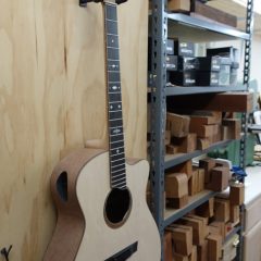 Medium-Jumbo-Guitar-Construction-G105